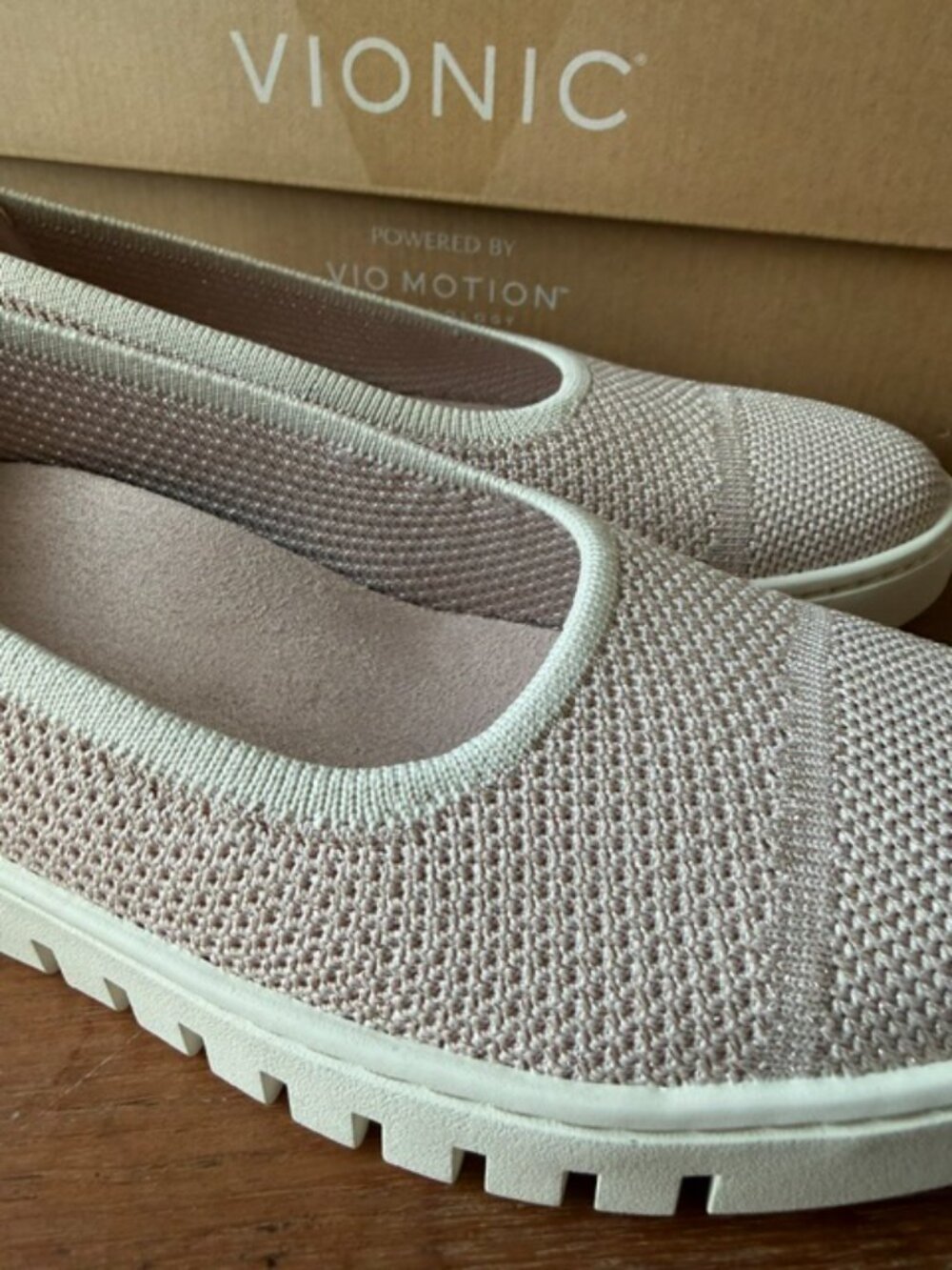 Vionic Skimmer Flat - Picture 6 of 12